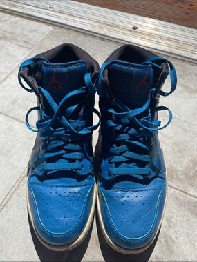 Nike Men's Blue and Black Air High-Top Sneakers